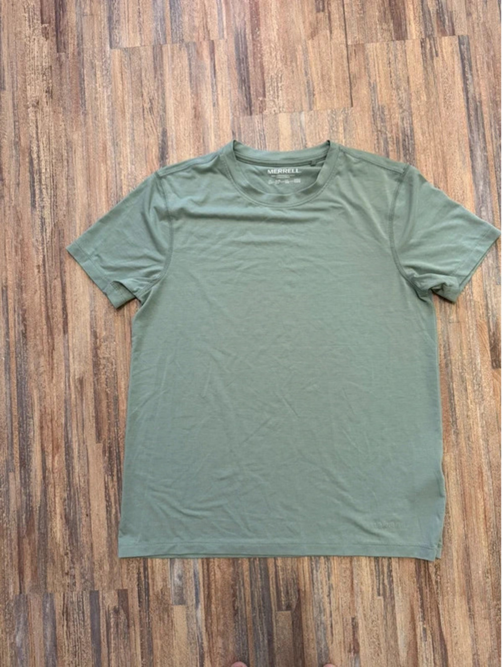 Merrell women’s t shirt size small